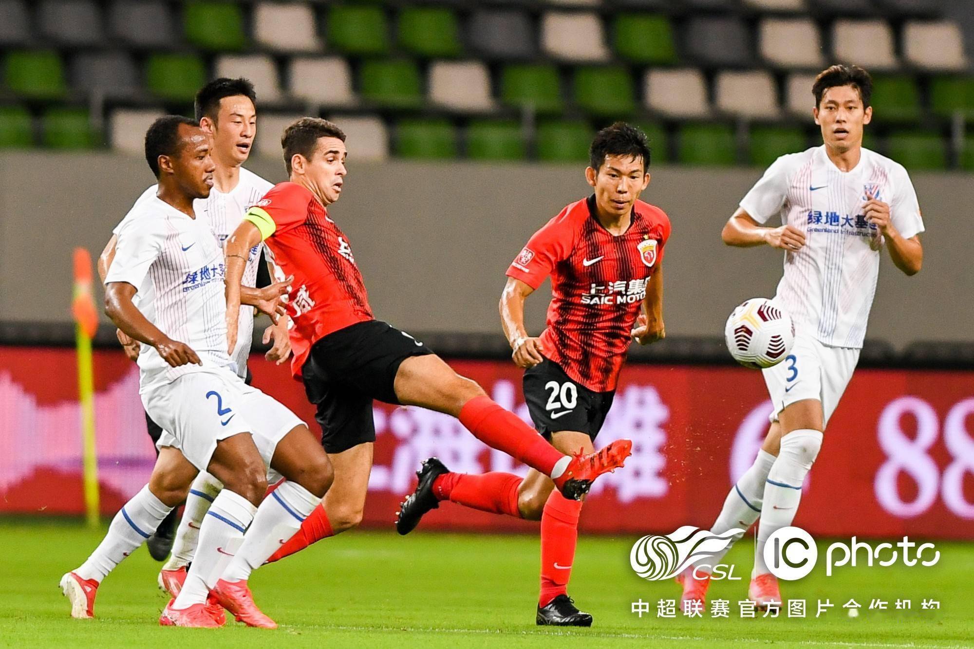 利物浦五连胜继续领跑积分榜，海港主帅陷下课危机！的简单介绍
